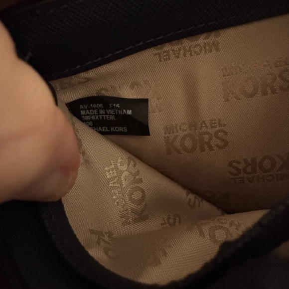 Michael Kors Navy Blue Wallet - Picture 2 of 8